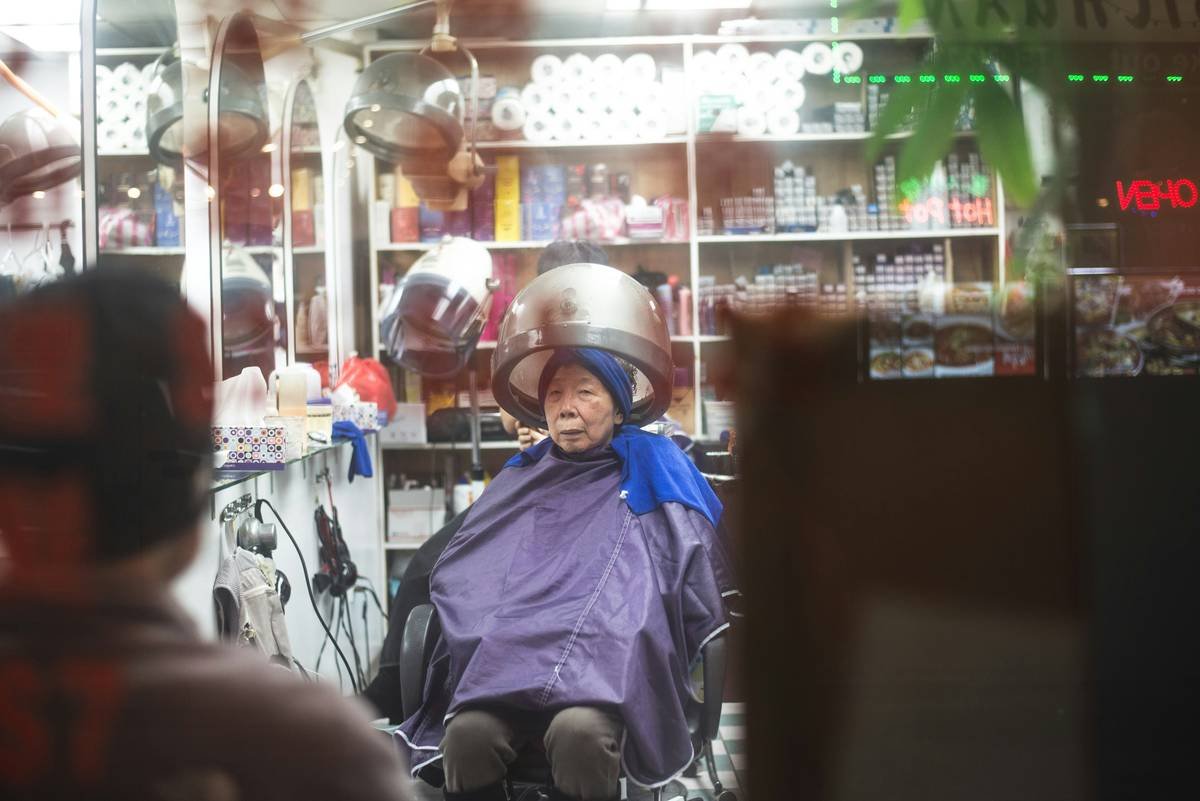 Why Your Chemical Shield Cap Is the Unsung Hero of Salon Safety