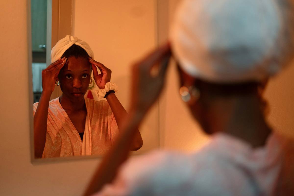 Why Your Hair Routine Is Failing (And How a Moisture-Locking Bonnet Fixes It)