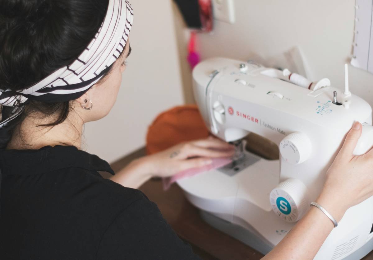 close-up of high-quality sleep cap for braids showing double lining and flatlock seams